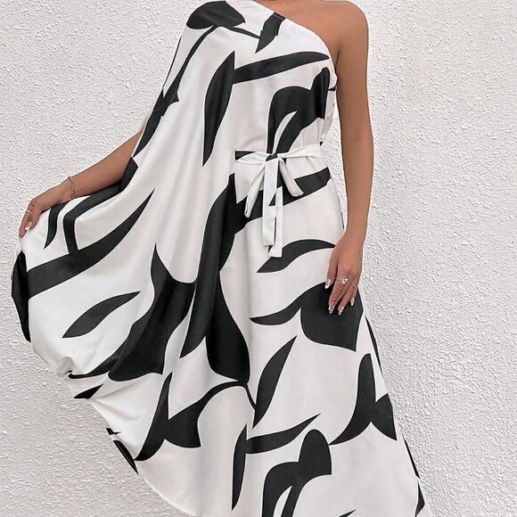 Blacxk & White Boho Women's Full-Print Asymmetric Neckline Dress - Picture 2 of 5